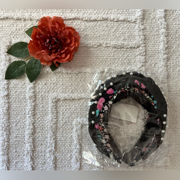 *SOLD* 4ct Women’s Headbands Multi Color - Picture 2 of 2